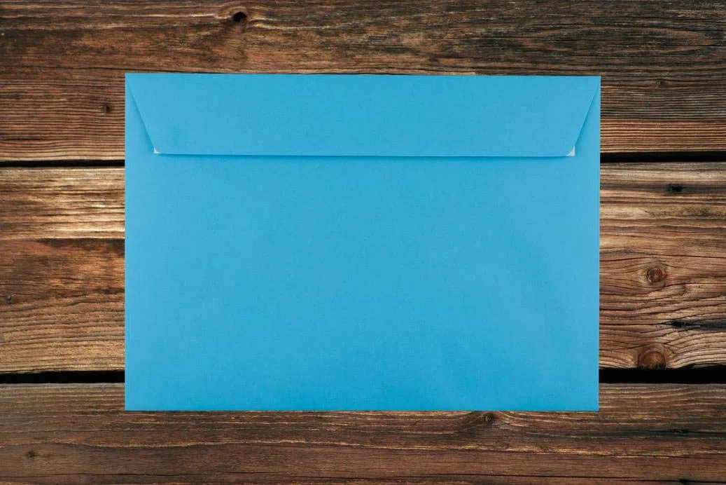 Blaue Elco Color Briefumschläge mit Fenster / 229 x 324 mm (C4) / mit Abziehstreifen/Versandtasche/haftklebend / 250 Stück