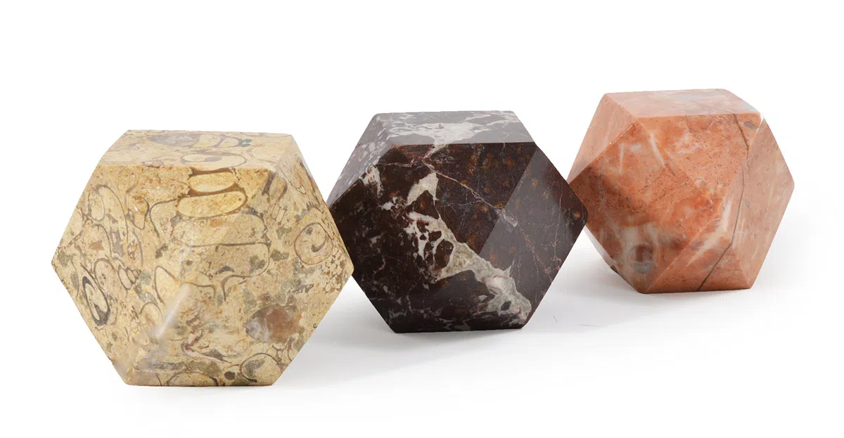 Fossil Gift Shop Set von 3 Diamantschliff Himalaya-Marmor Briefbeschwerer