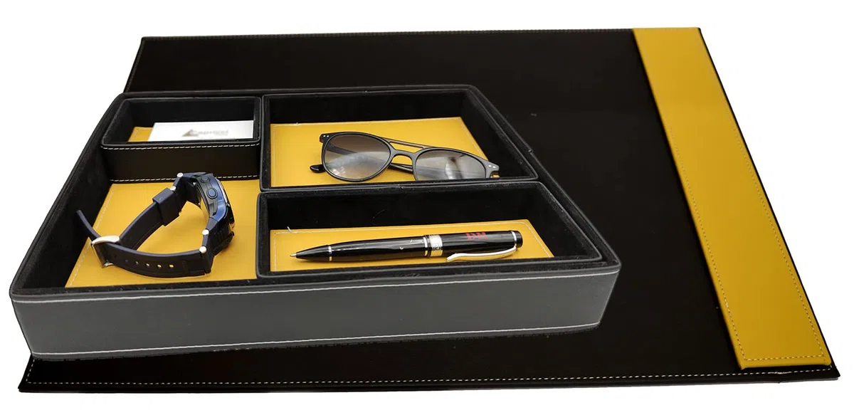 Oggettando - Schreibtisch-Set aus Kunstleder mit Zubehör bestehend aus Schreibunterlage mit Seitenstreifen, Dokumentenablage, Taschenleerer, Stifthalter, Kartenhalter (Ocker)