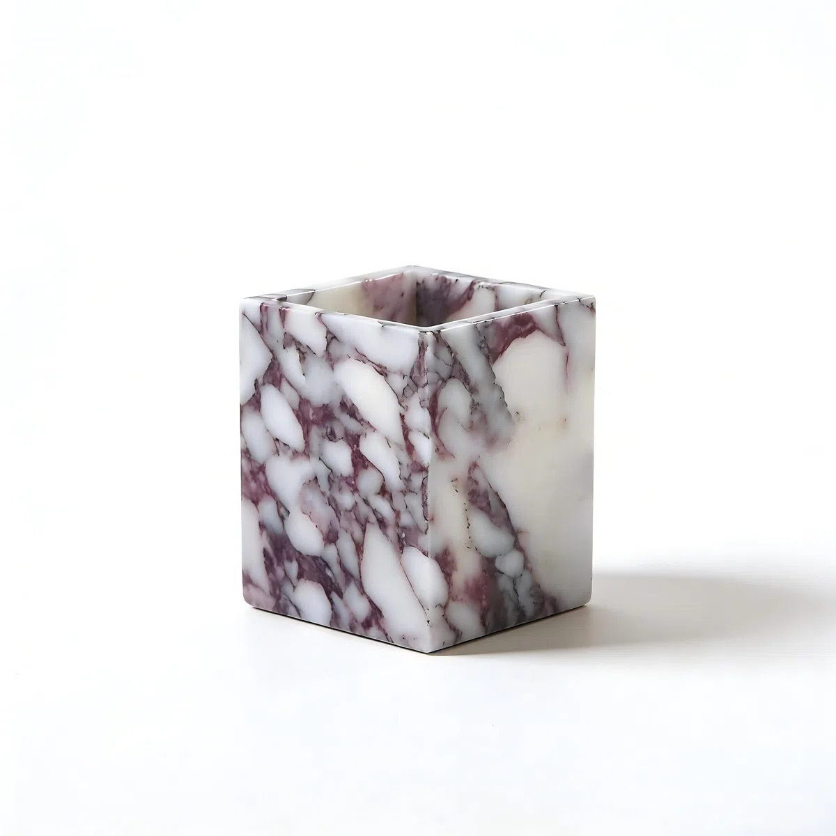 Stiftebecher aus Naturmarmor, quadratisch, 8,1 cm | Stiftebecher aus Naturmarmor für Stifte, Schminkpinsel, Zahnbürsten und kleine Accessoires auf Schreibtisch oder Waschtisch.