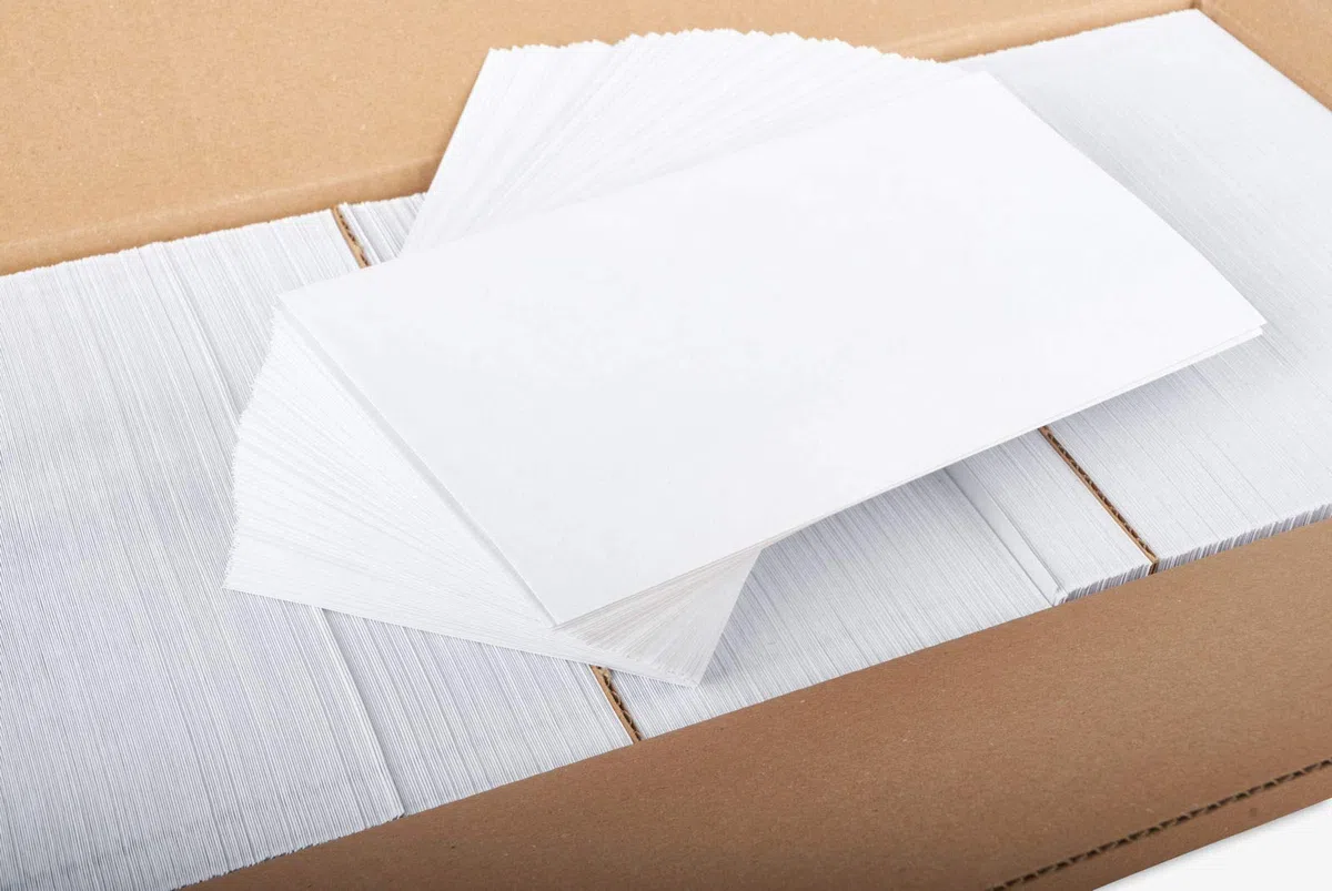 KK Verpackungen Briefumschläge DIN Lang 110x220 mm | 5000 Stück, selbstklebend ohne Fenster | Weiß 75 g/m² | Kuverts für Standardbriefe