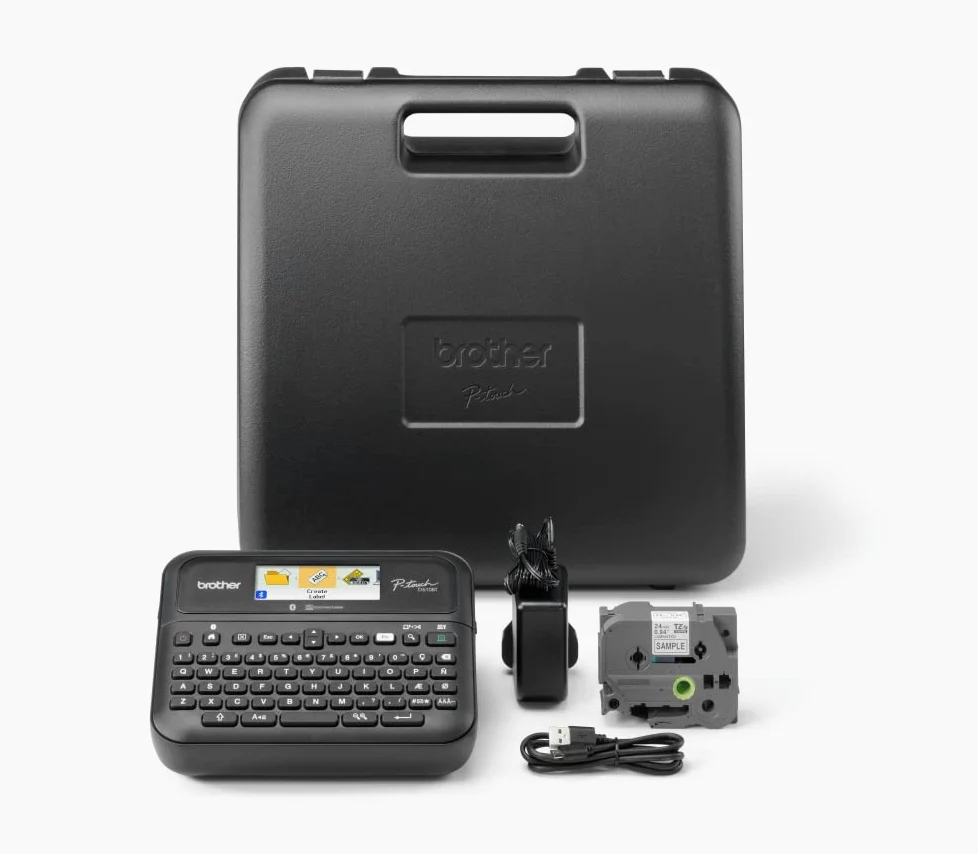 Brother PT-D610BTVP Bluetooth-Tischetikettierer mit Koffer, Anschluss an PC und Smartphone, Farbdisplay, TZE-Serie von 3,5 bis 24 mm, inklusive Stromadapter AD-E001