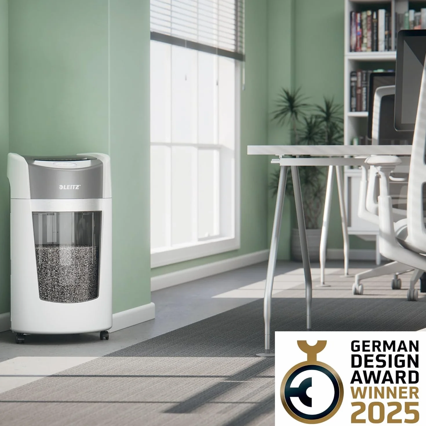Leitz IQ Optimax Office 550 P5 Aktenvernichter, Mikroschnitt, Einzigartige Behälterrotation, 33% mehr Behälterkapazität, 550xA4 (35l-Behälter), 12-10 Blatt (70-80 g/m²), 120 Min Laufzeit, 83600000