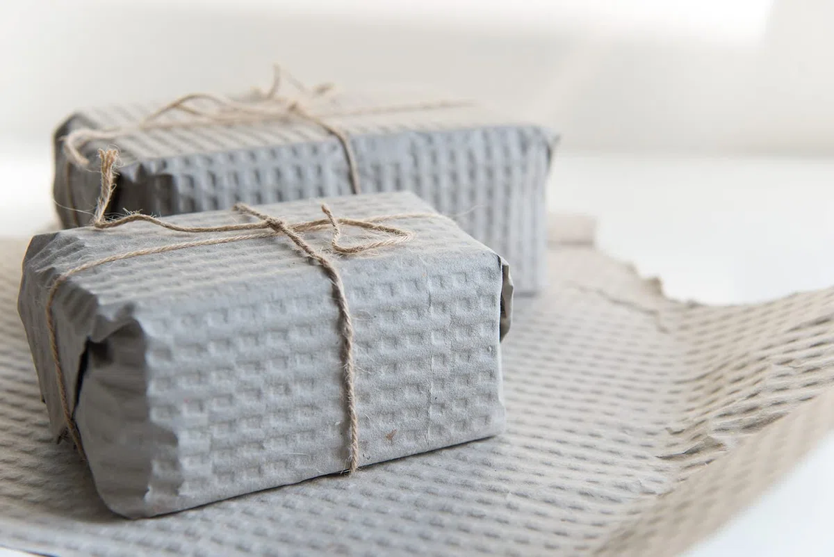 verpacking Polsterpapier 130 g/m² Packpapier auf Rolle 30 cm x 70 m Verpackungsmaterial - ALTERNATIVE ZUR LUFTPOLSTERFOLIE Umweltfreundliches Noppenpapier auf Rolle