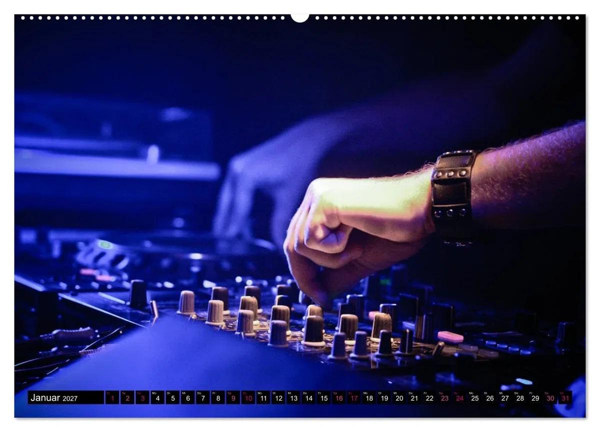 CALVENDO - DJ Liveact (Wandkalender 2027 DIN A2 quer), Monatskalender: Atmosphärische Aufnahmen von Dance Clubs, Festivals und DJ-Equipment
