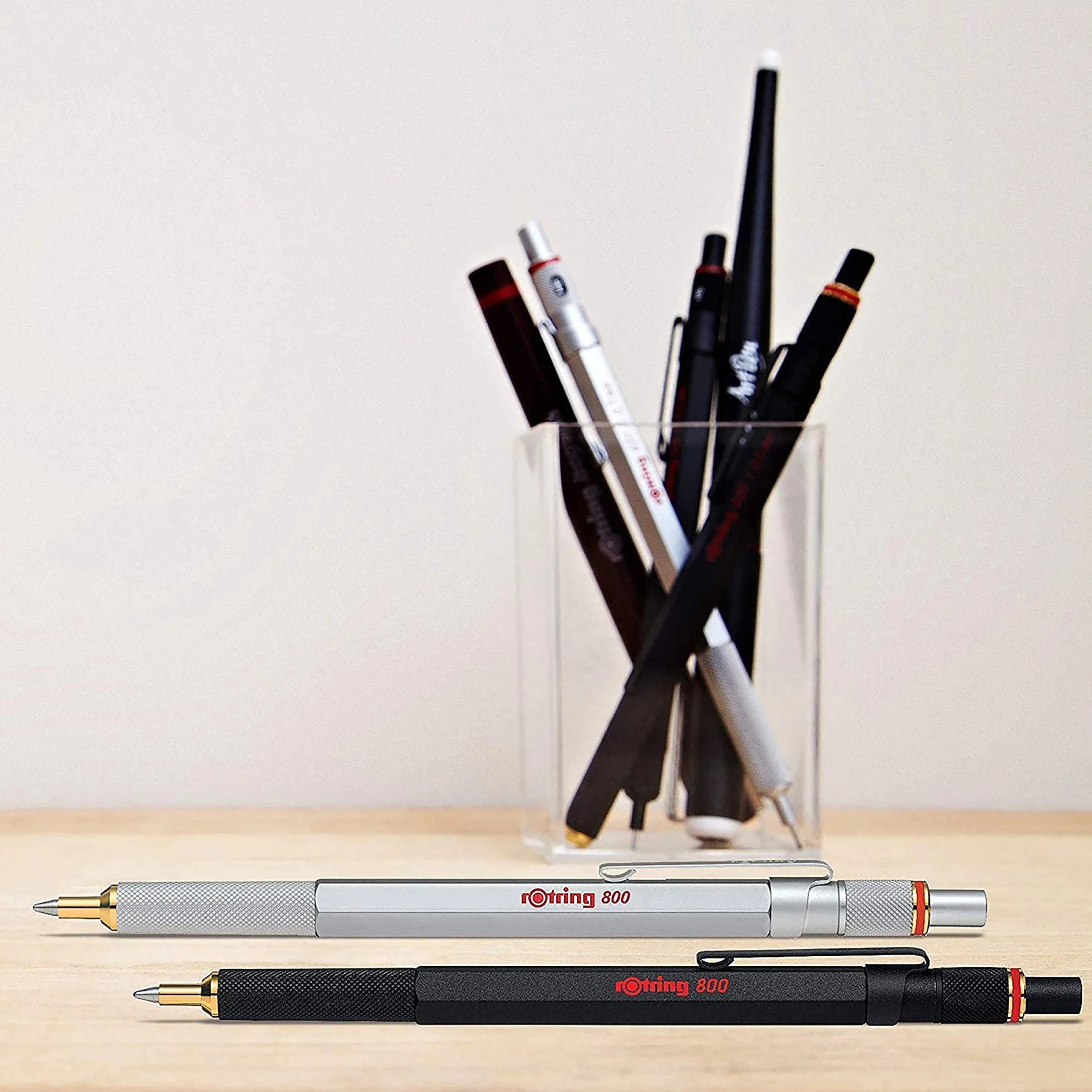 rOtring 800 Kugelschreiber | mittlere Spitze | Schwarze Tinte | Schwarze Schaft | nachfüllbar