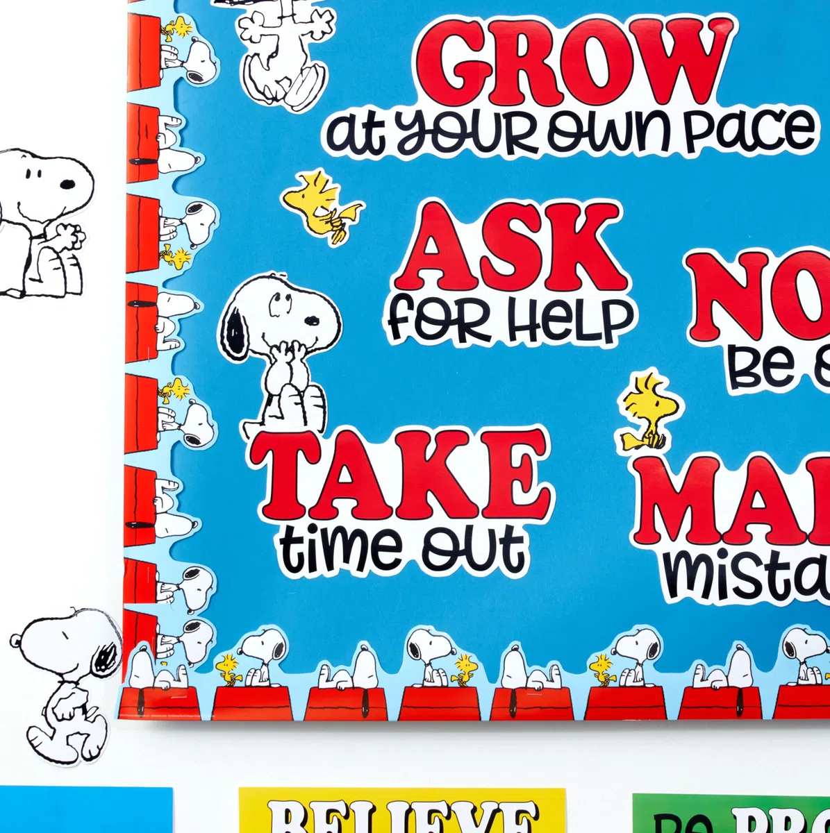 Eureka Peanuts Snoopy 847843 Pinnwand-Set für Lehrer, mehrfarbig, 42 Stück