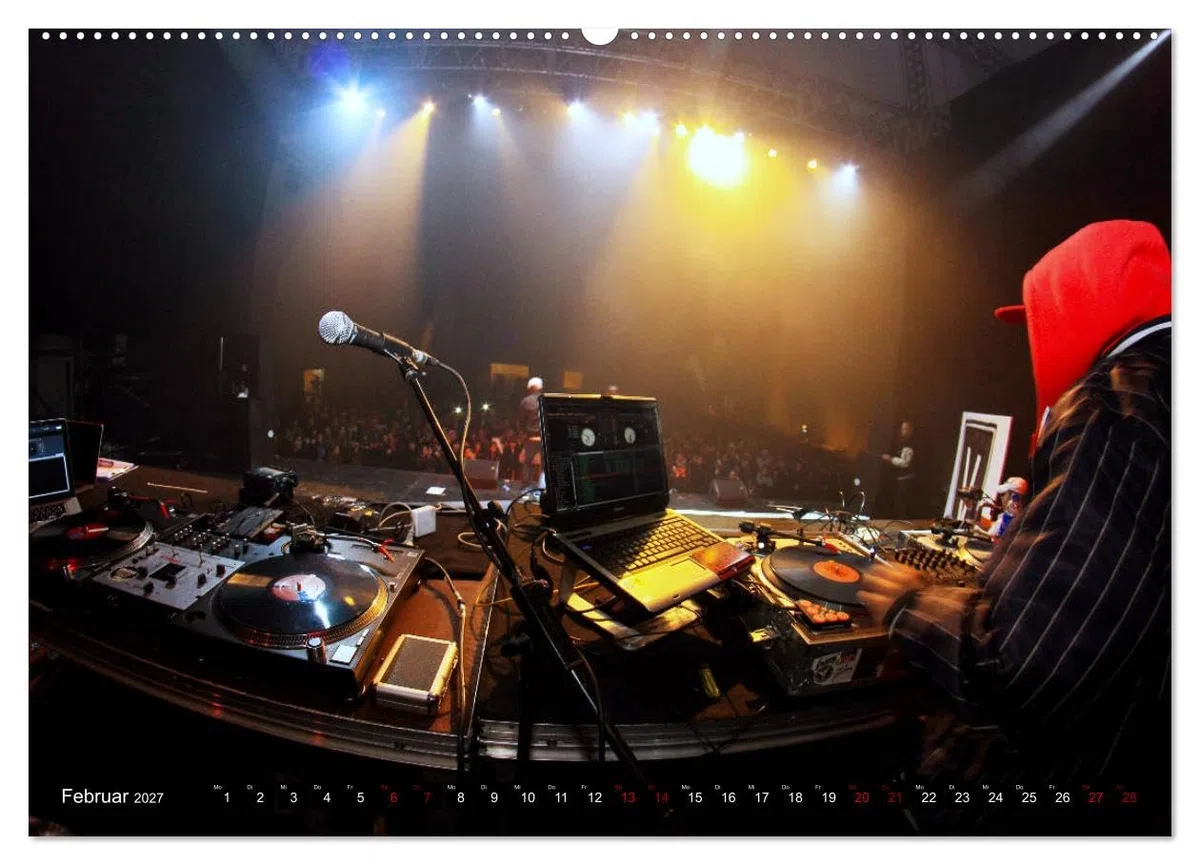 CALVENDO - DJ Liveact (Wandkalender 2027 DIN A2 quer), Monatskalender: Atmosphärische Aufnahmen von Dance Clubs, Festivals und DJ-Equipment