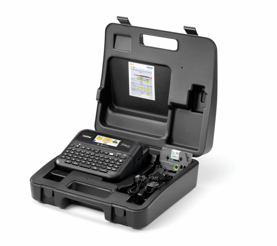 Brother PT-D610BTVP Bluetooth-Tischetikettierer mit Koffer, Anschluss an PC und Smartphone, Farbdisplay, TZE-Serie von 3,5 bis 24 mm, inklusive Stromadapter AD-E001