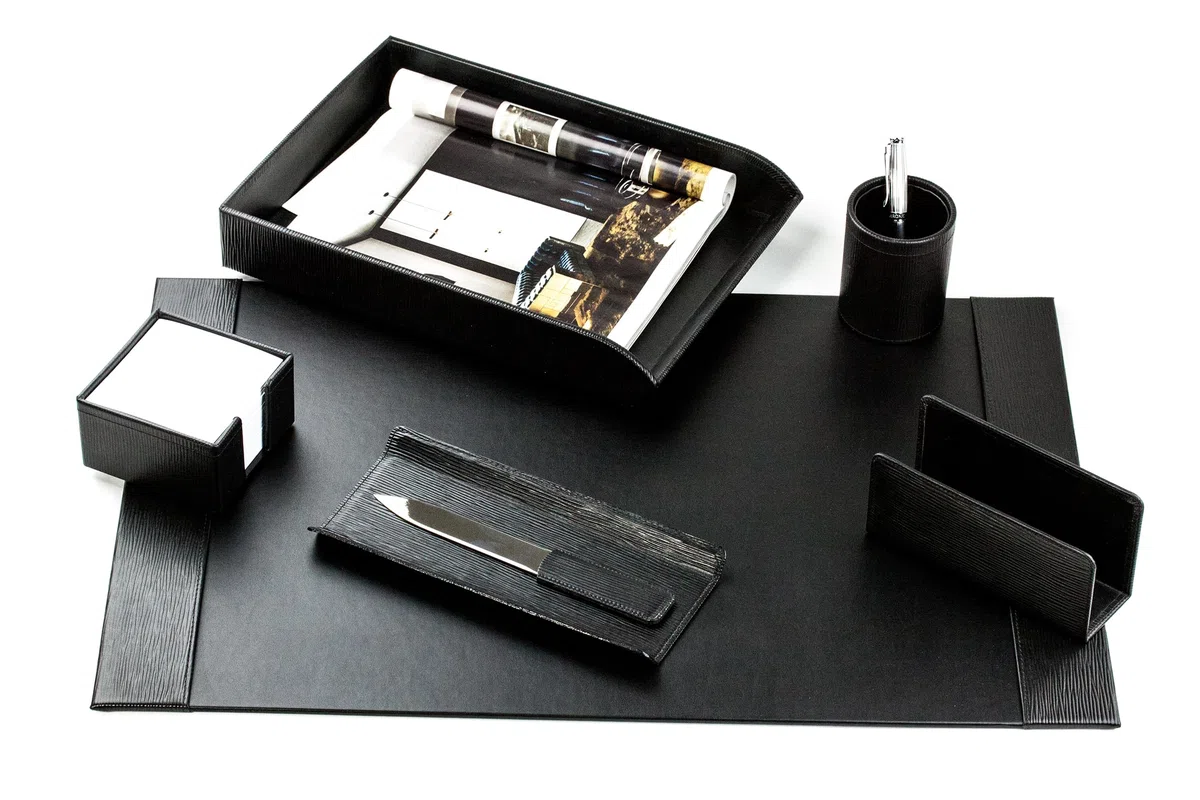 DELMON VARONE - Schreibtischset 7-teilig Manhattan Premium Leder Manhattan schwarz - Schreibtisch Büro Set Organisation mit Schreibtischunterlage, Federschale, Zettelkasten, Stifteköcher & Briefablage
